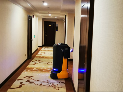 普渡配送机器人驰援深圳酒店，助力医护人员构筑健康防线