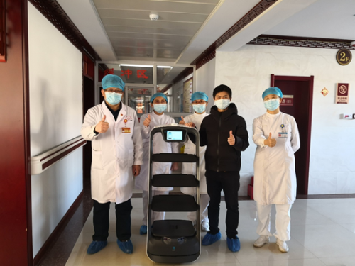 《深圳特区报》眼中的普渡消毒机器人：科技向善，抗疫先锋