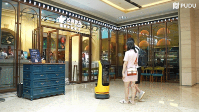 普渡迎宾机器人“葫芦”助力海鲜自助餐厅拓客引流